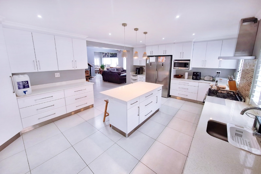 4 Bedroom Property for Sale in Marina Martinique Eastern Cape